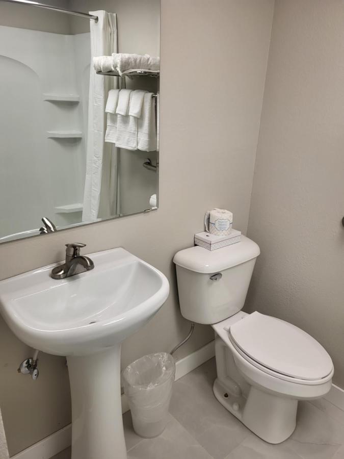 Red Fox Inn And Suites Waverly Exteriér fotografie