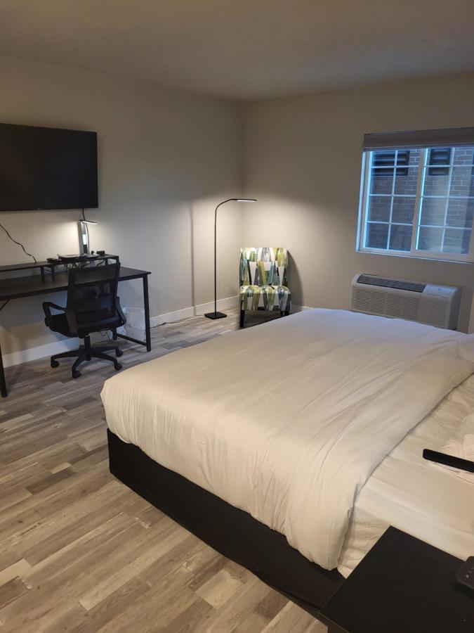 Red Fox Inn And Suites Waverly Exteriér fotografie